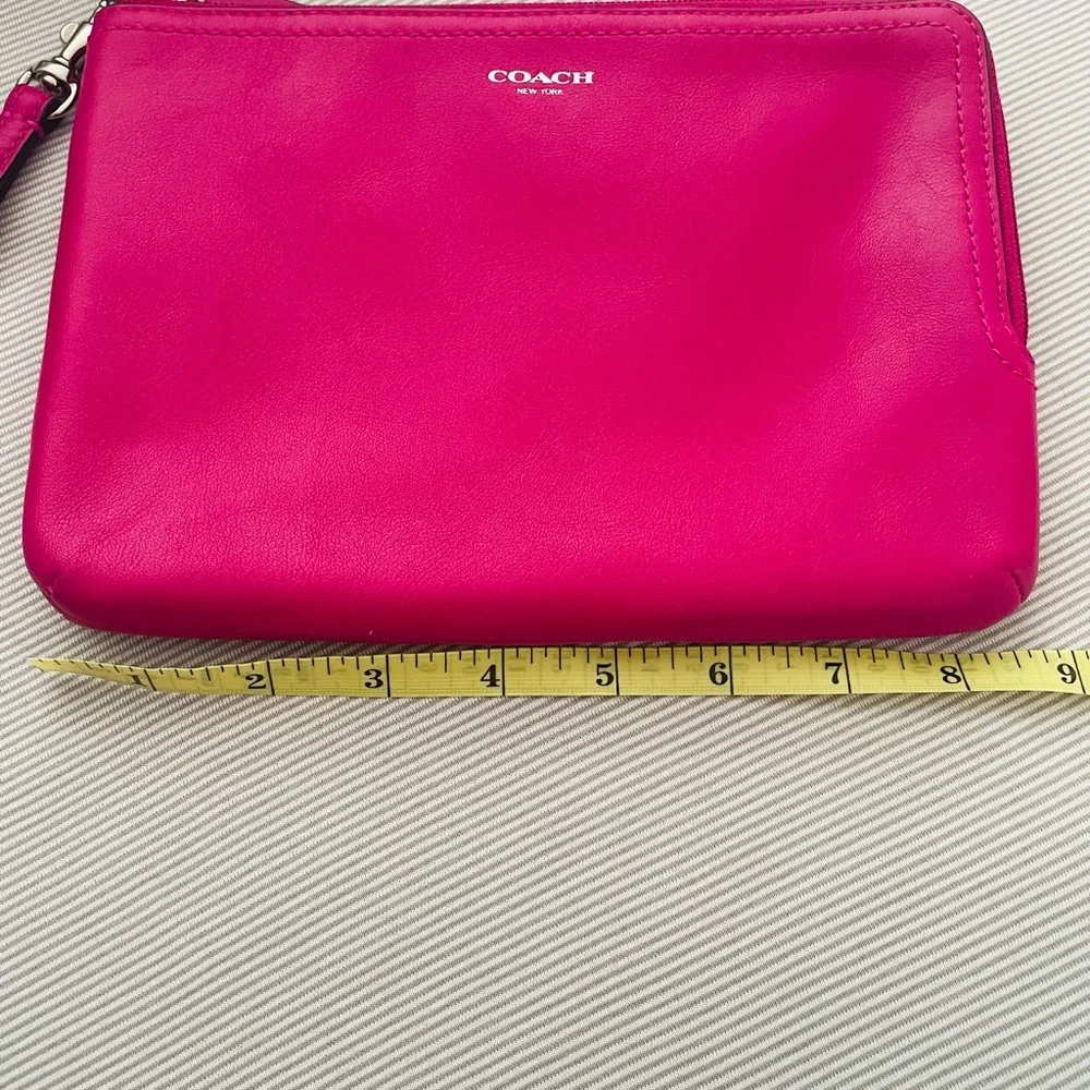 Coach Large Wristlet - Picture 4 of 6